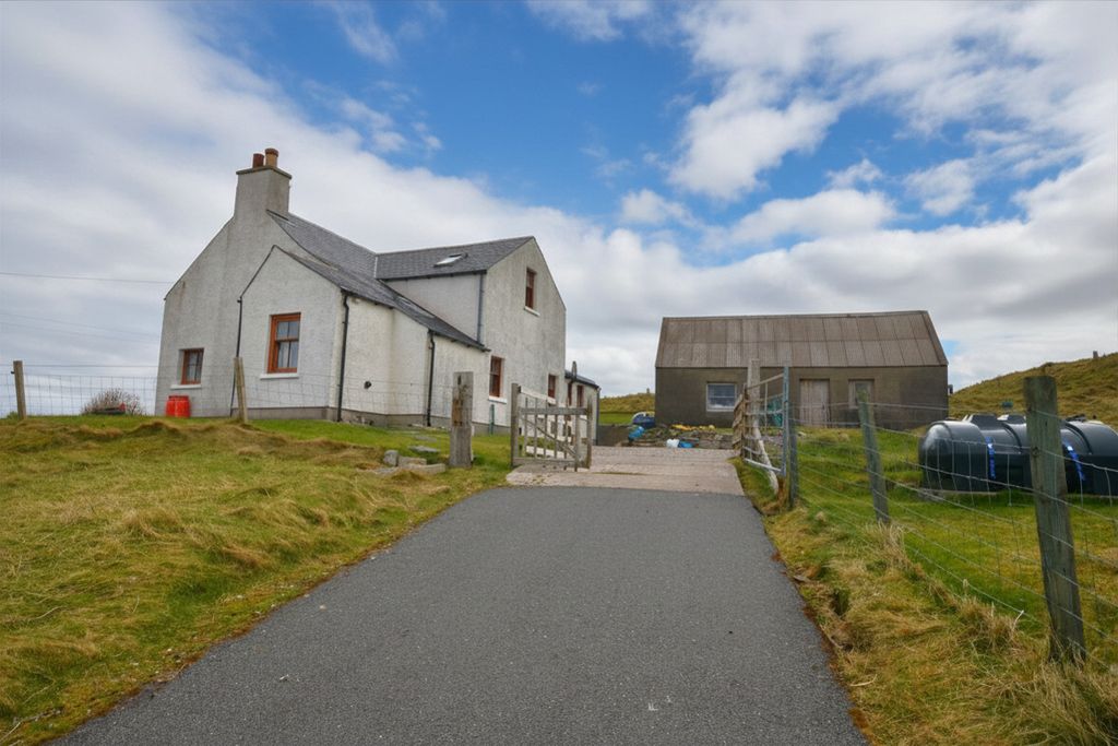 Property photo 2 of 42 Valtos, Uig