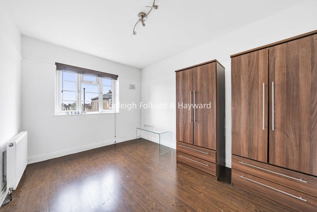 Property photo 2 of 7 Bedroom