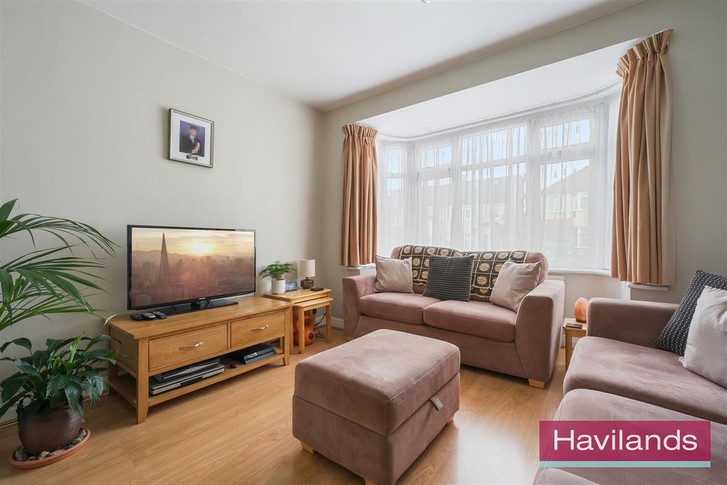 Property photo 2 of 12 Southbury Avenue-1.Jpg