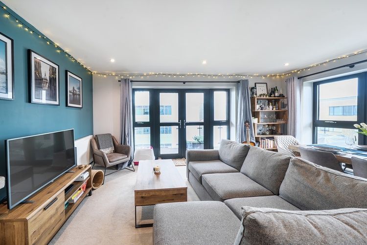 Property photo 2 of 20