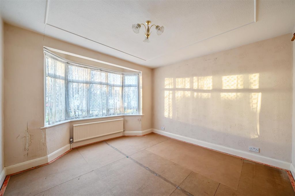 Property photo 2 of 18 1396268-13-69628F71532Fd.Jpg