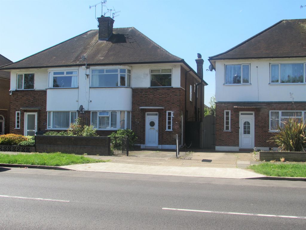 Property photo 1 of 8 The Ridgeway, North Harrow, Middlesex Ha2