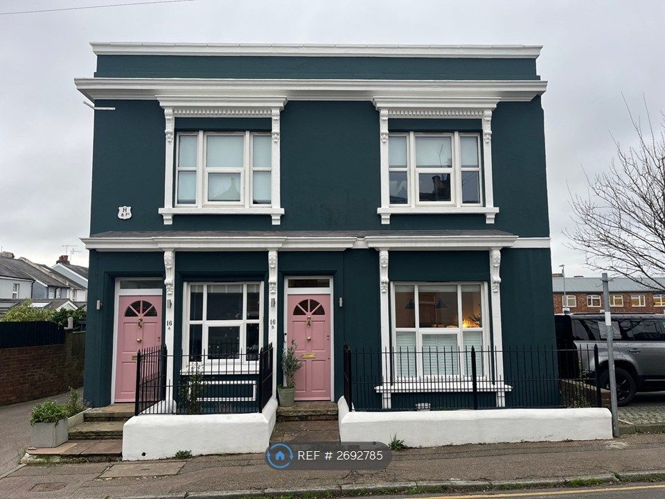 Property photo 1 of 18 Front Of Building