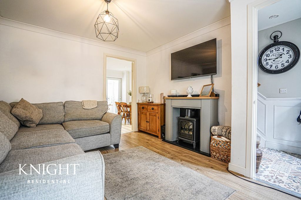Property photo 2 of 23