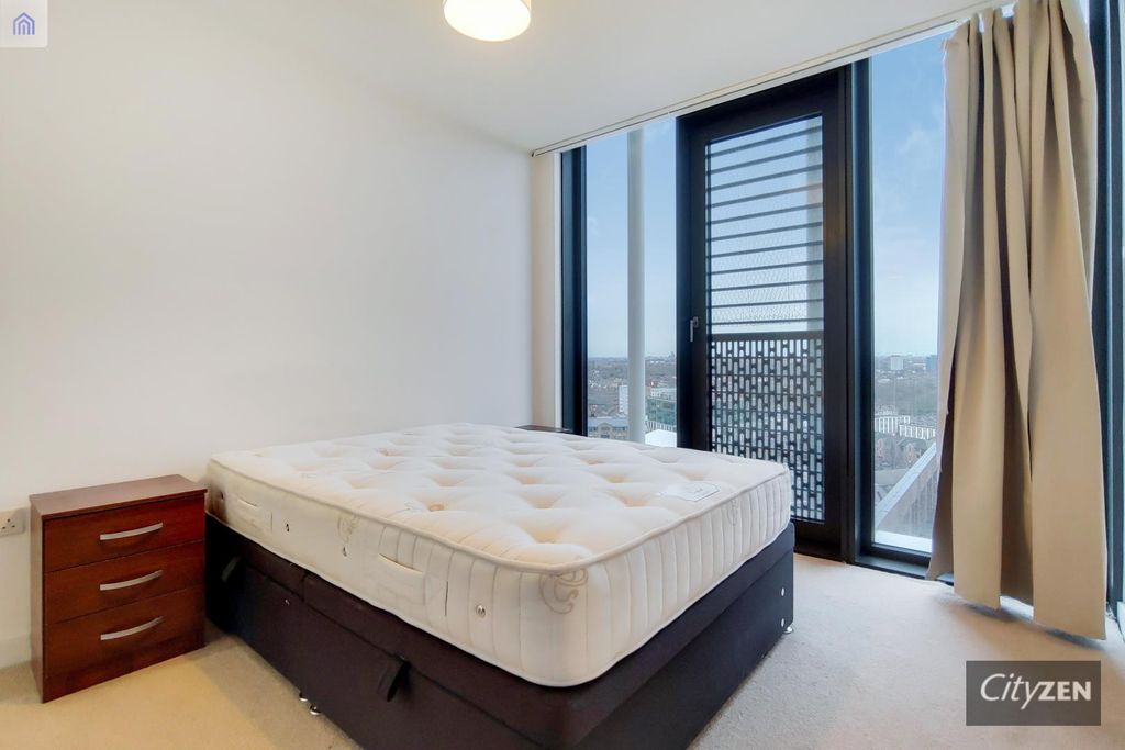 Property photo 3 of 24 Bedroom