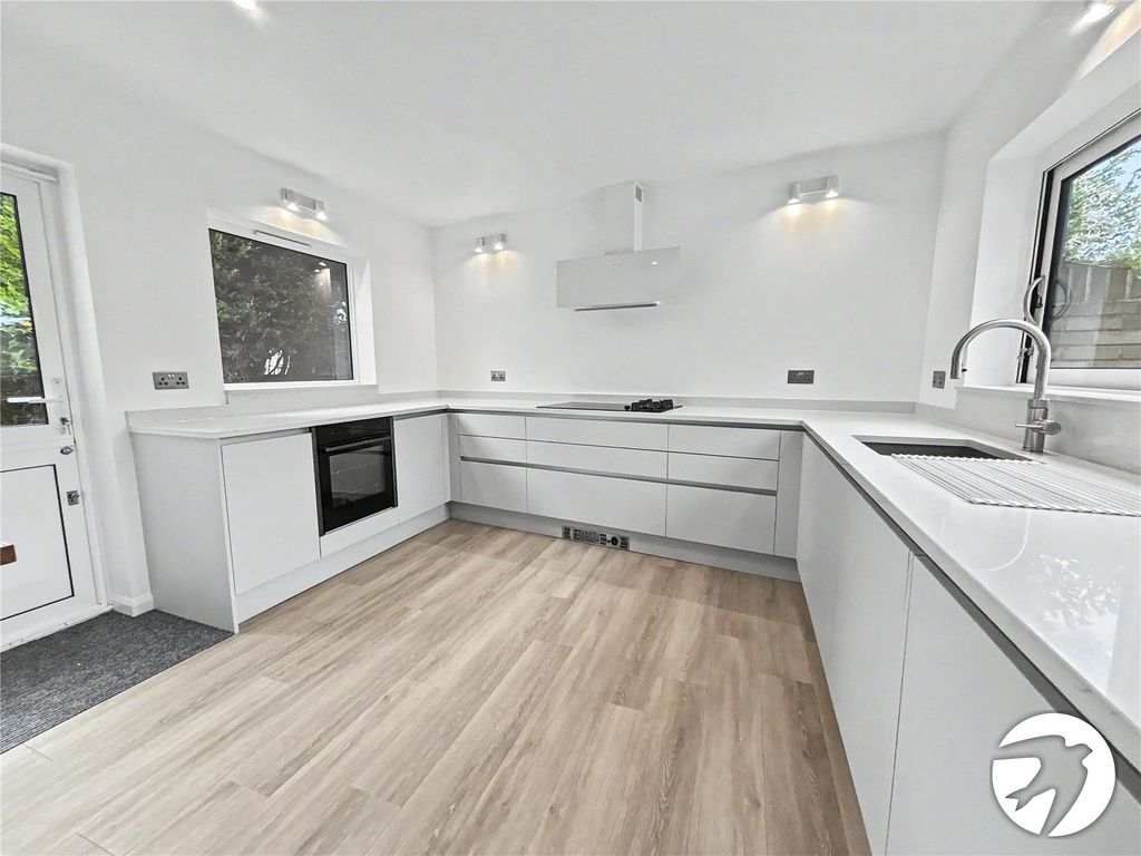 Property photo 2 of 38 Picture No. 40