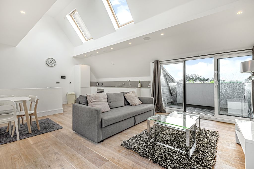 Property photo 2 of 6 679814  (2)