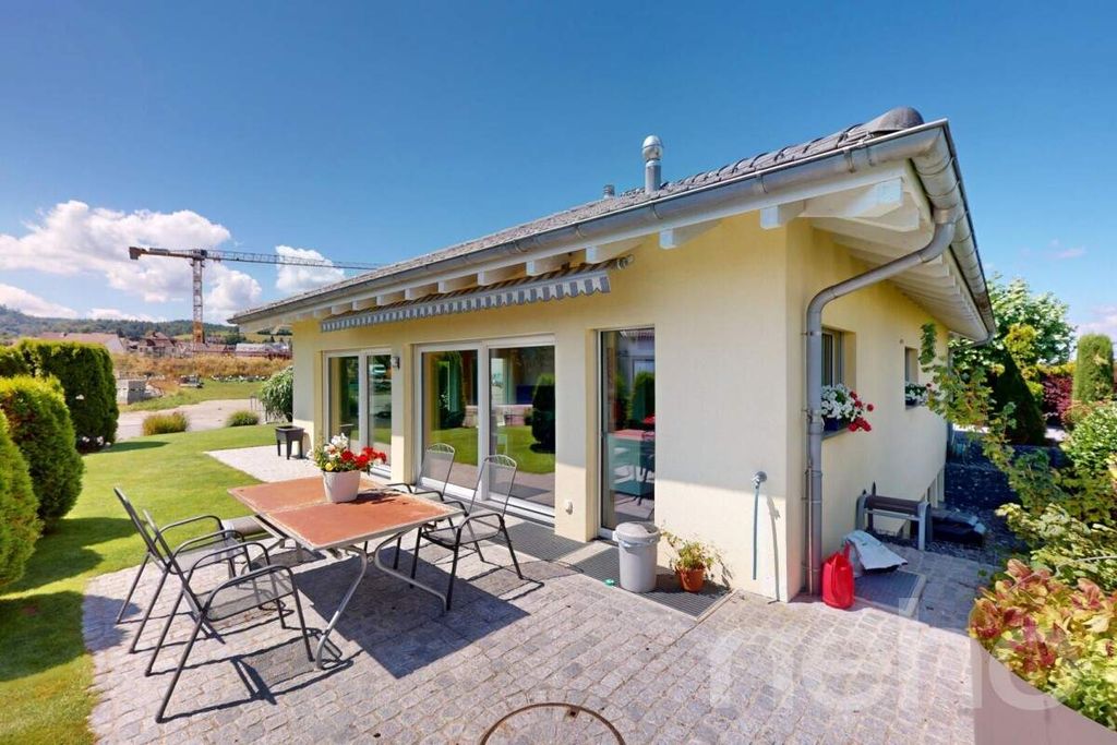 Property photo 2 of 12