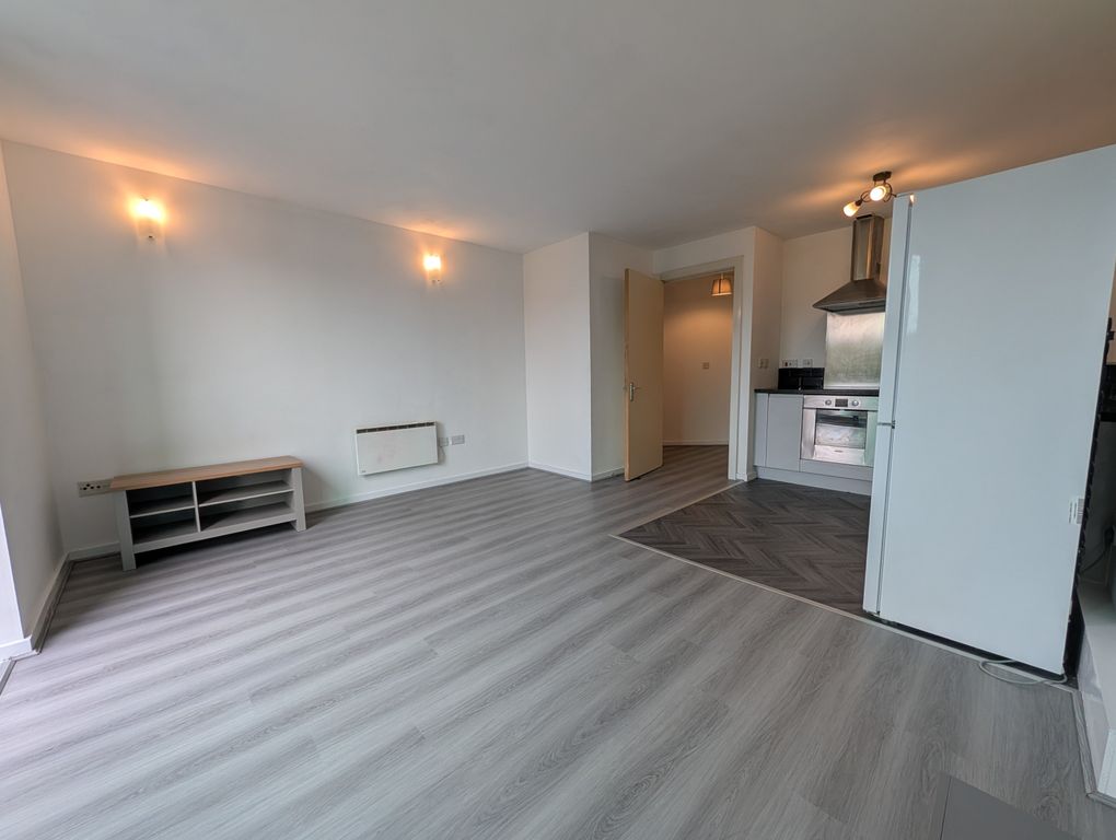 Property photo 2 of 11 Lounge