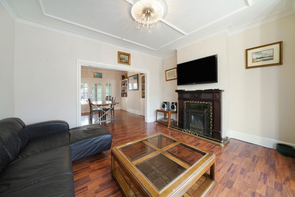 Property photo 3 of 14