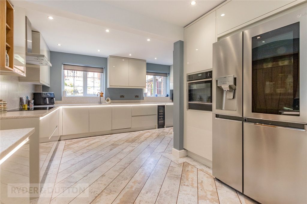 Property photo 3 of 45 Kitchen