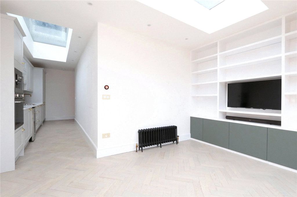 Property photo 1 of 19 Reception Room