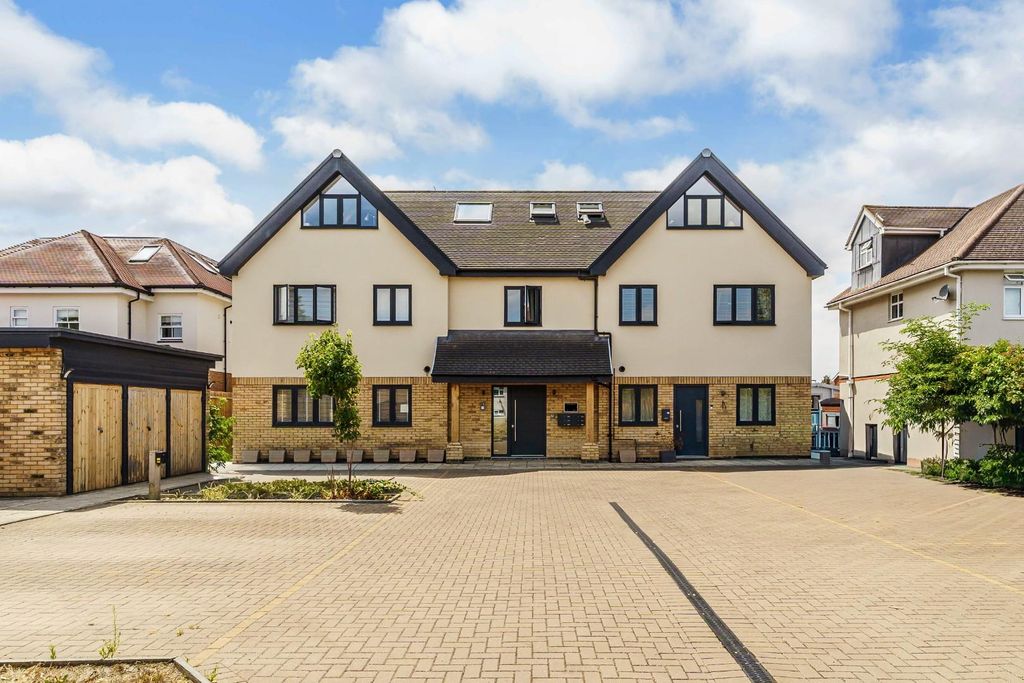 Property photo 1 of 14 Copthorne House