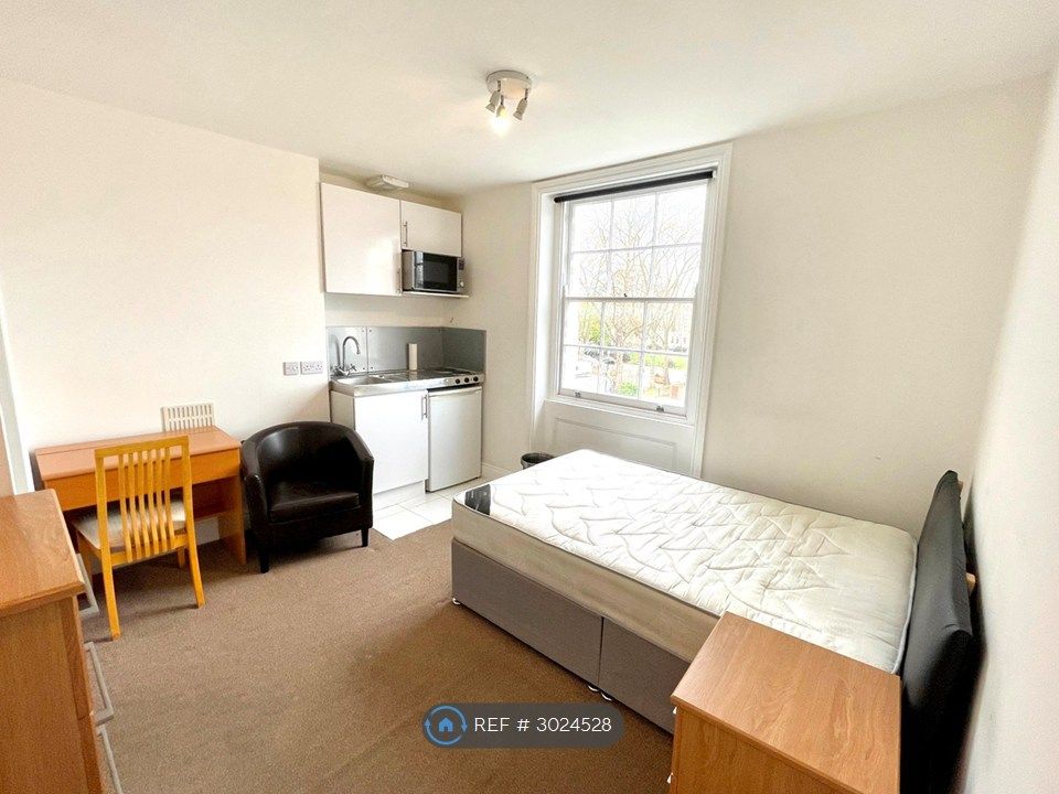 Property photo 3 of 8 Desk/Kitchenette View