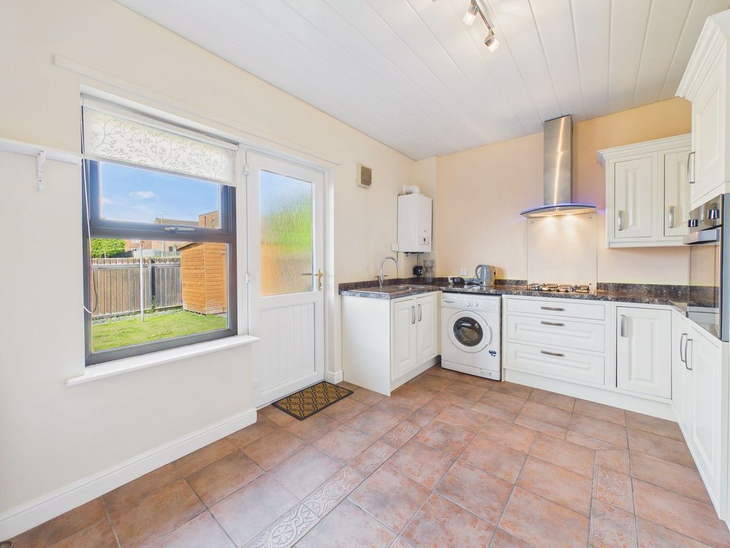Property photo 3 of 12 Dining Kitchen
