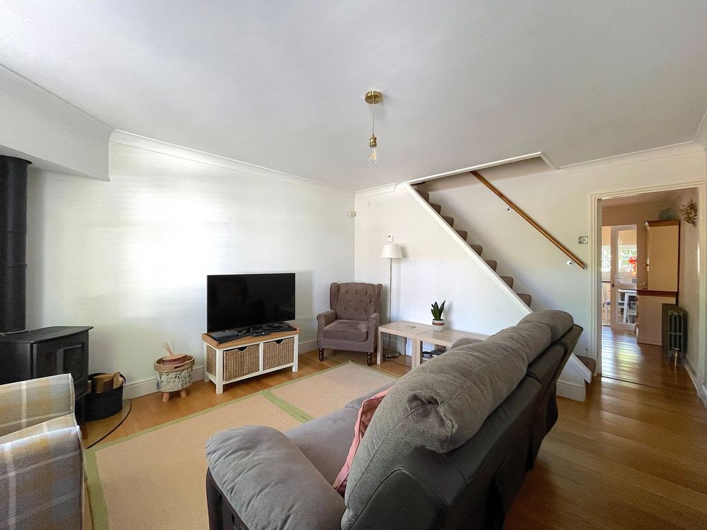 Property photo 2 of 32 Living Room (1)
