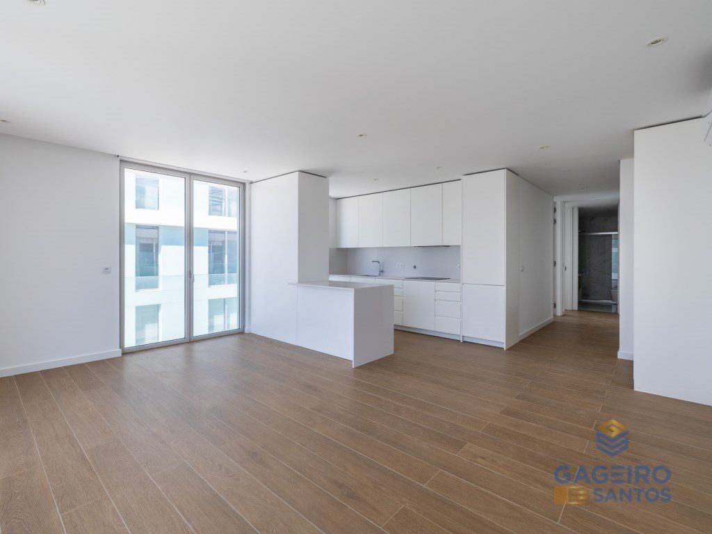 Property photo 1 of 28 2 Bedroom Flat Inserted In A Luxury Condominium On The First Line Of São Martinho Do Porto