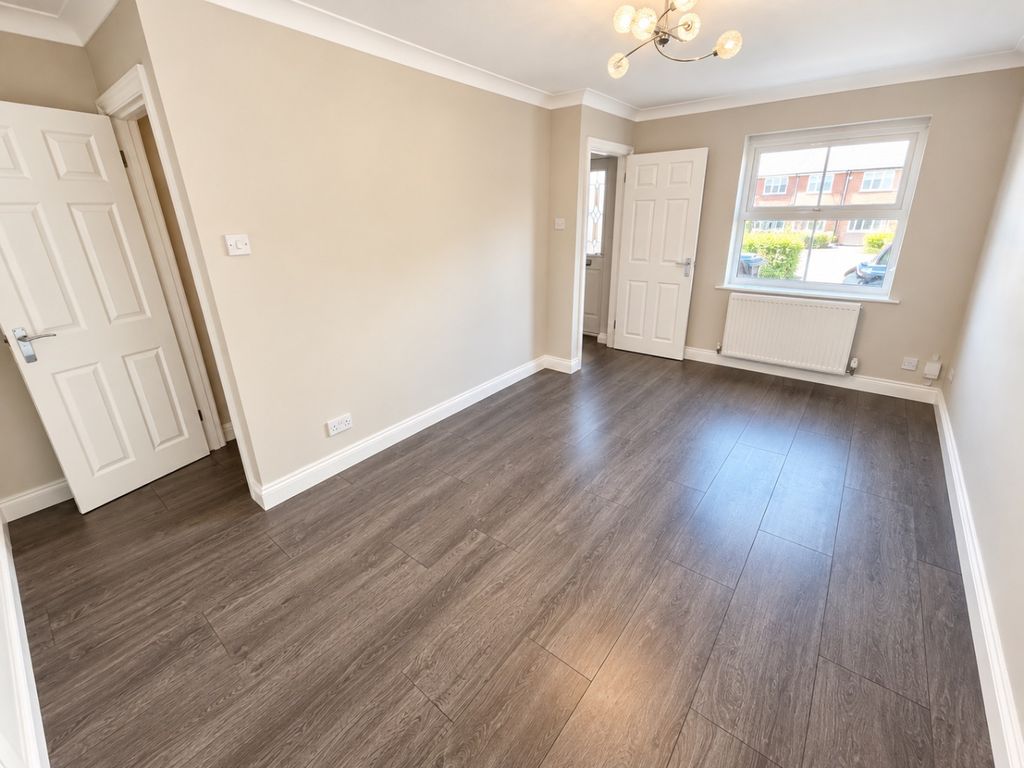 Property photo 2 of 8 5601292