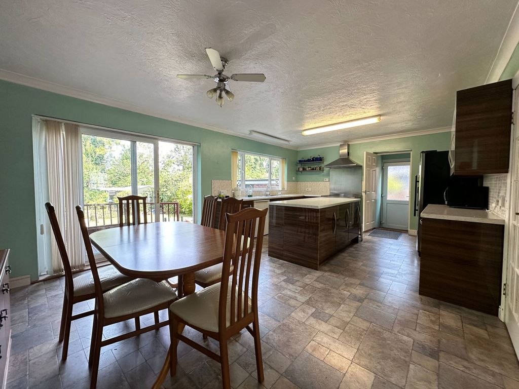 Property photo 3 of 30