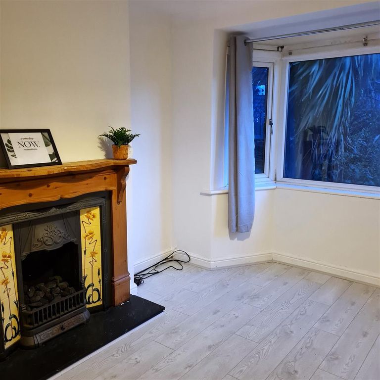 Property photo 3 of 10 Reception Room.Jpg
