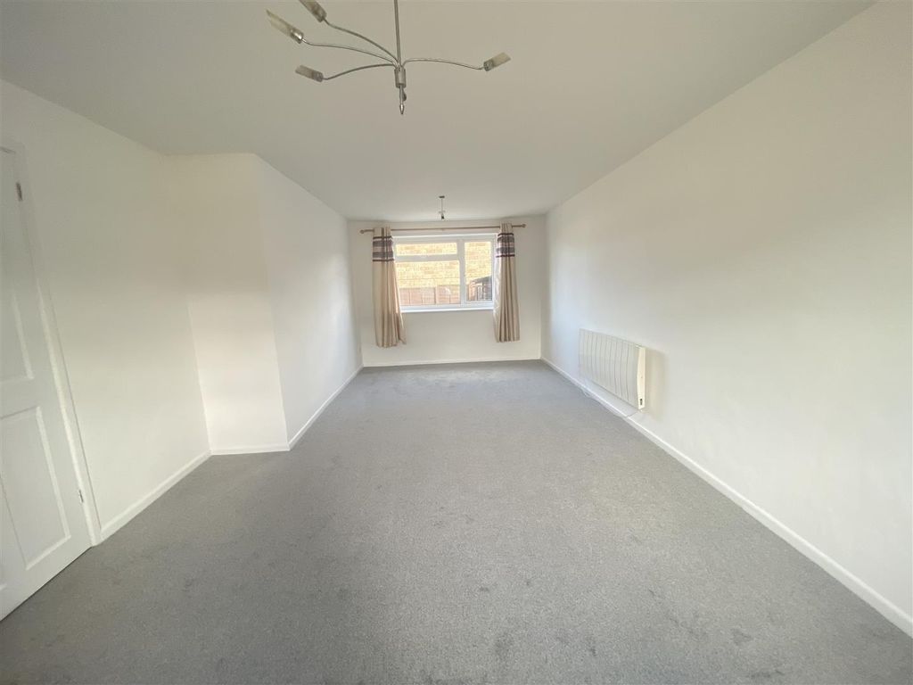 Property photo 3 of 8 Sitting Room