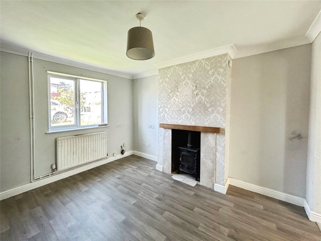 Property photo 3 of 10 Lounge