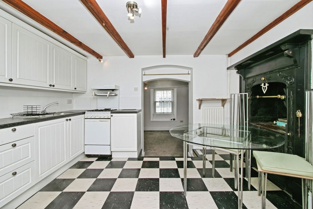 Property photo 3 of 14 Photo