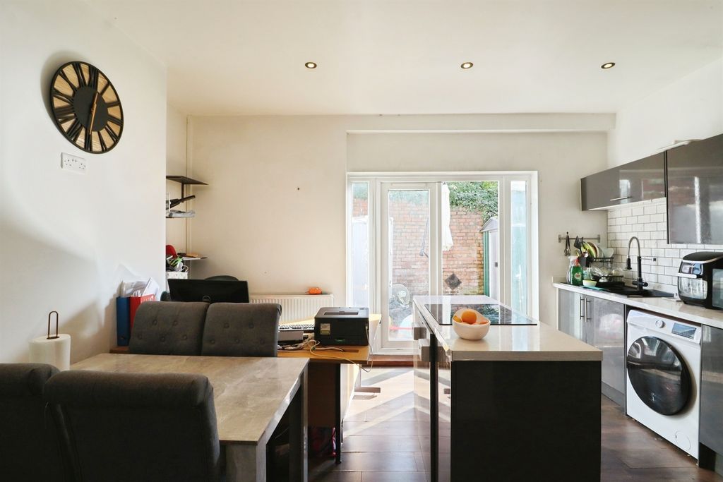 Property photo 3 of 14
