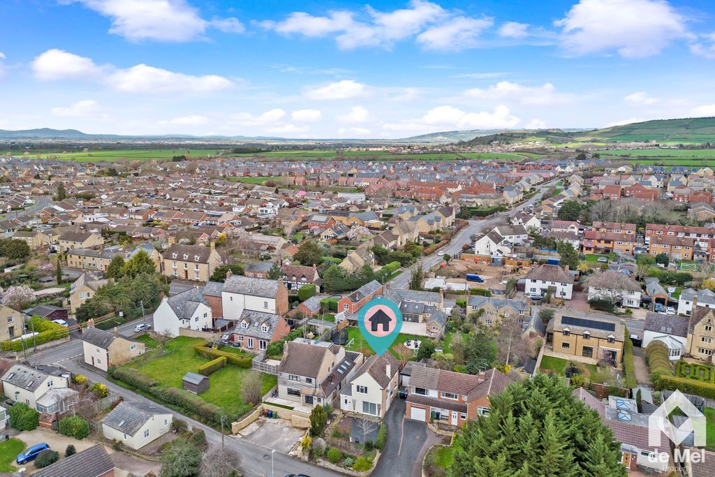 Property photo 2 of 17 Photo 2