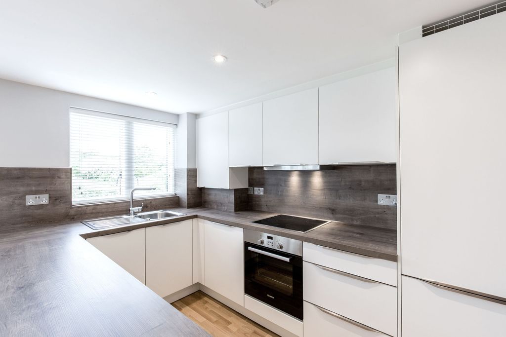 Property photo 1 of 10 Kitchen