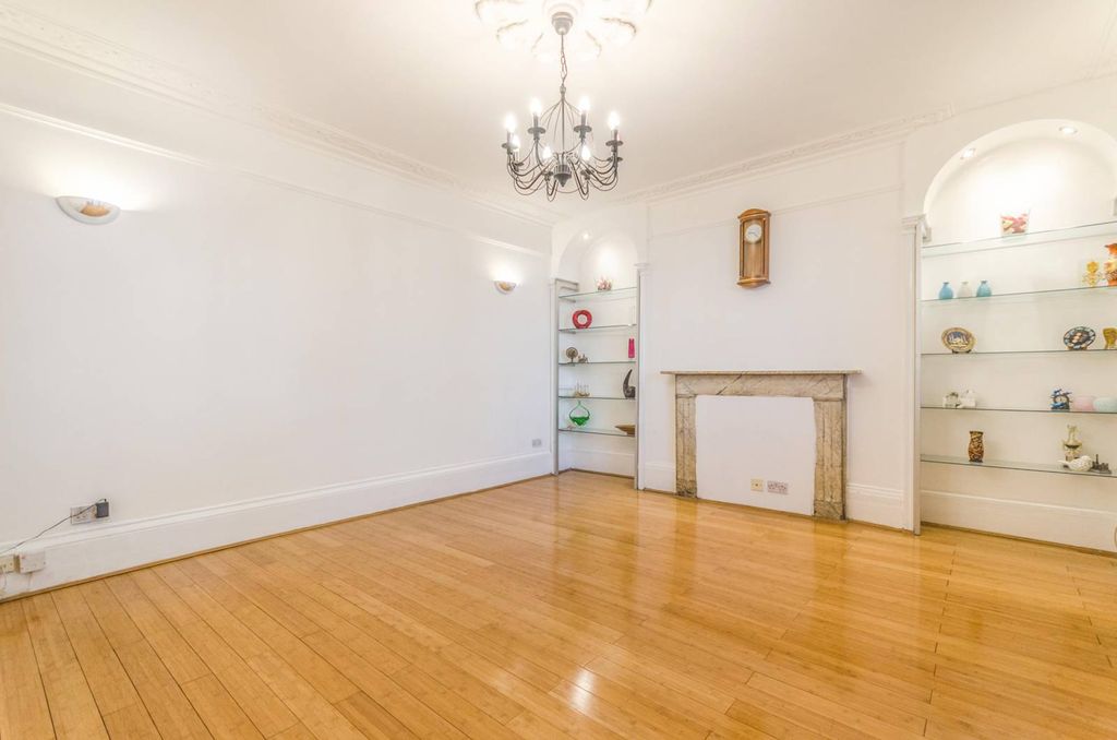 Property photo 3 of 18