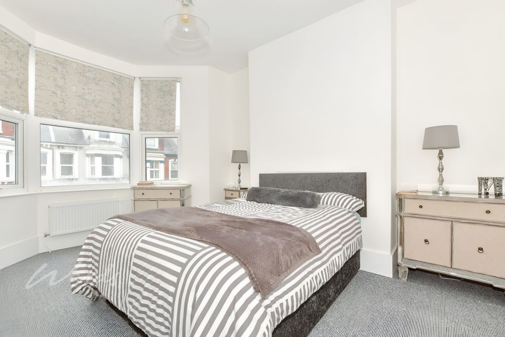 Property photo 3 of 7 Hatfeild Bed 1 Use