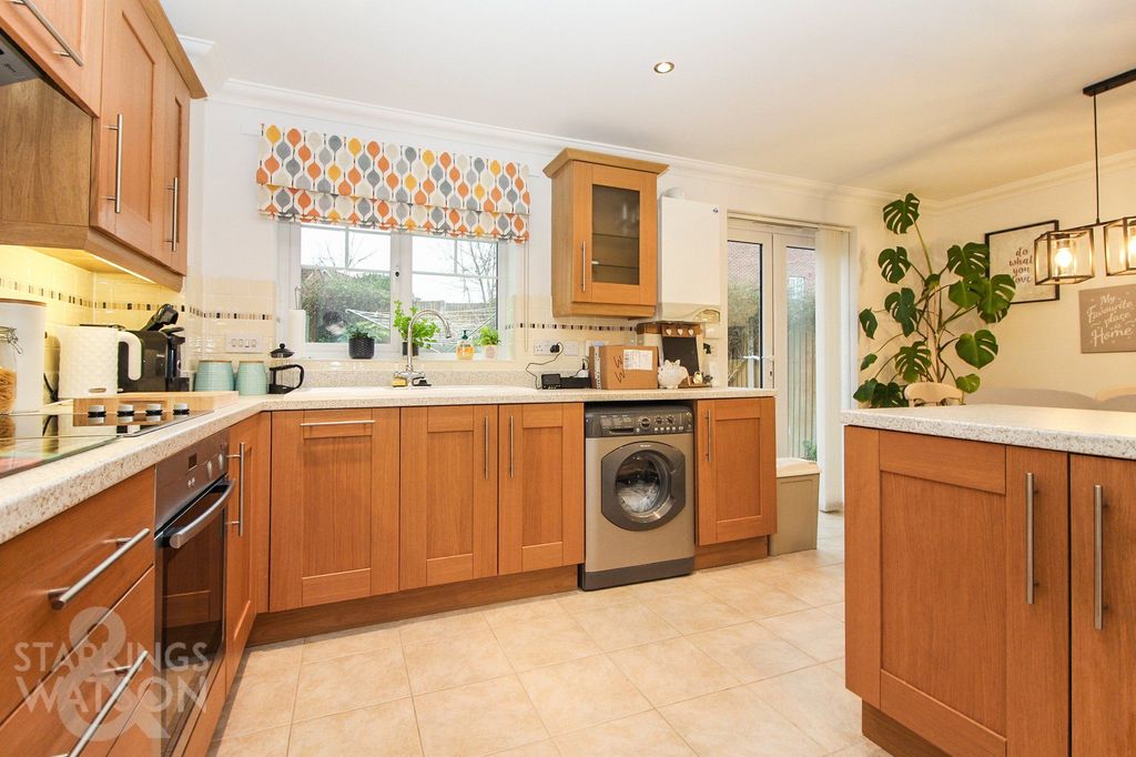 Property photo 2 of 14