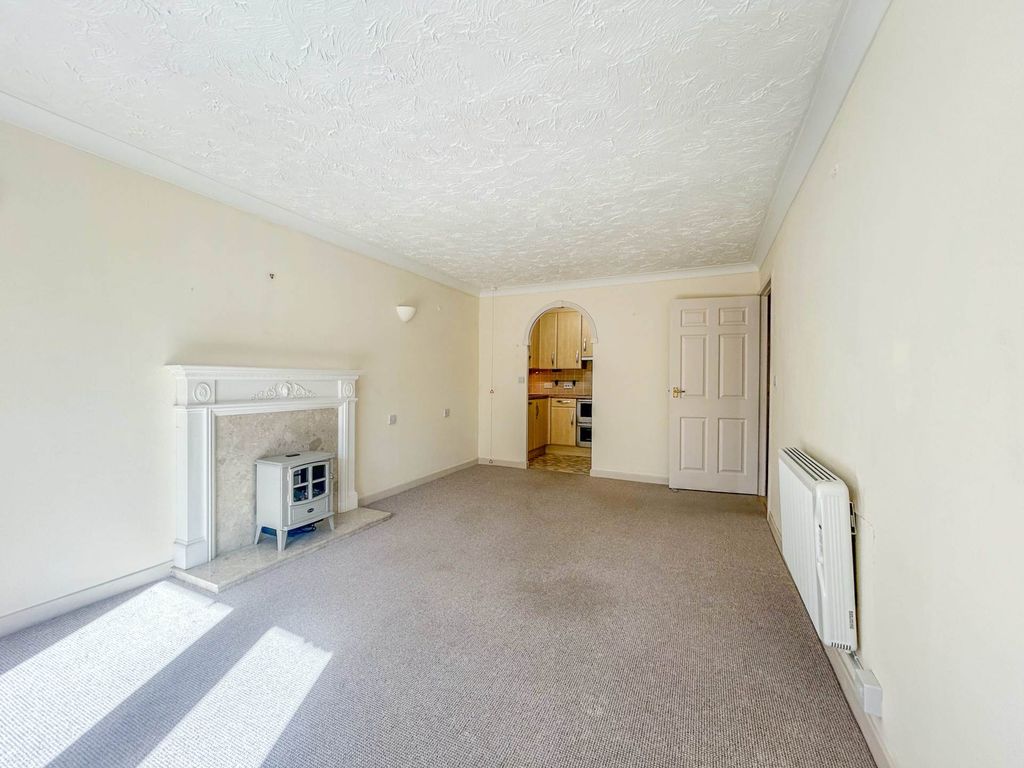 Property photo 3 of 11