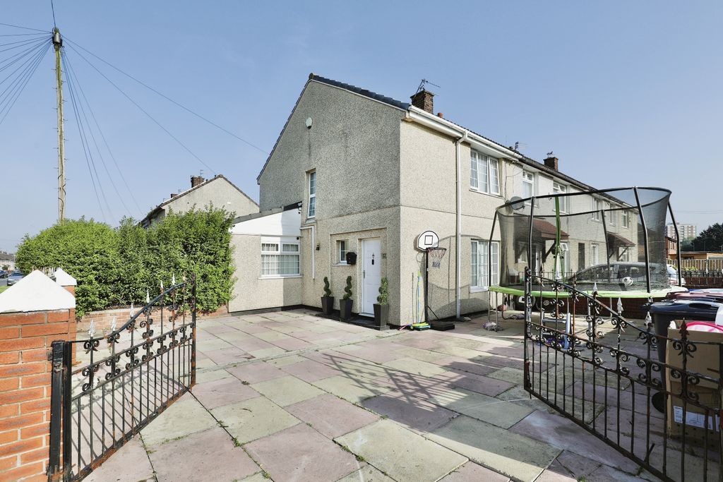 Property photo 2 of 15