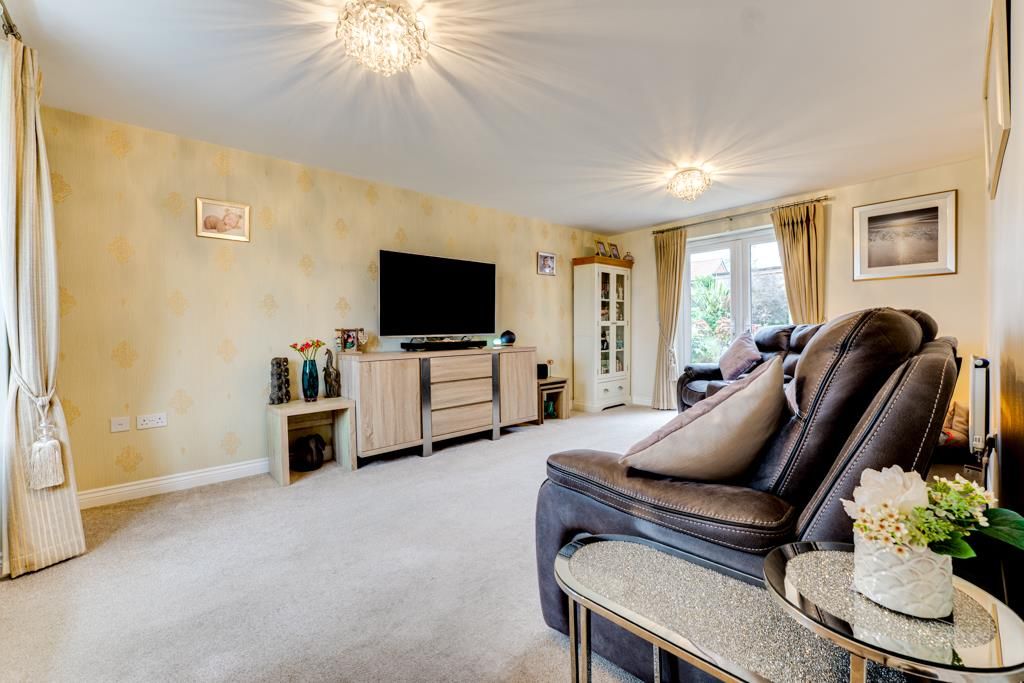 Property photo 2 of 30 22 Grant Drive, Corby-8.Jpg