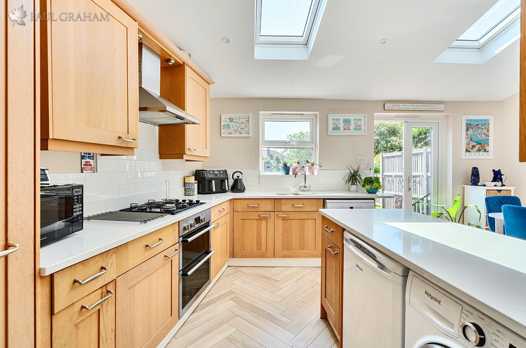 Property photo 3 of 24