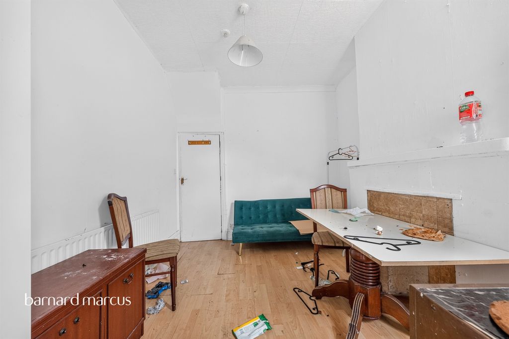 Property photo 3 of 26
