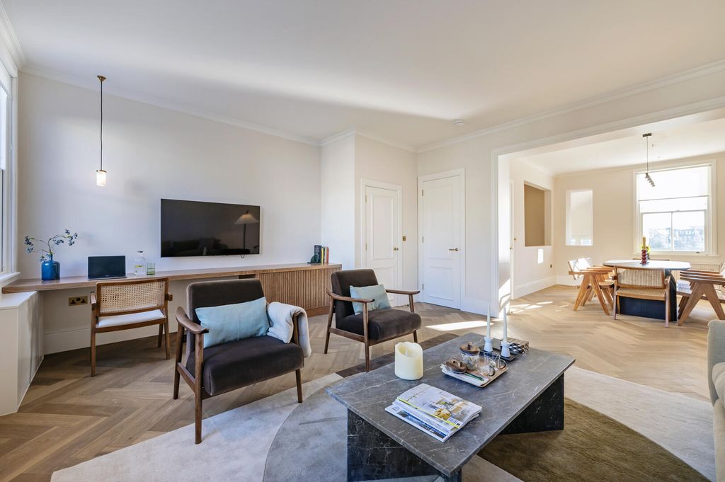 Property photo 3 of 18 Rog_4124.Jpg