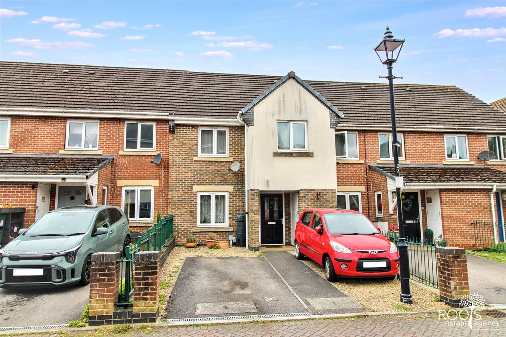 Property photo 1 of 9 Frontage