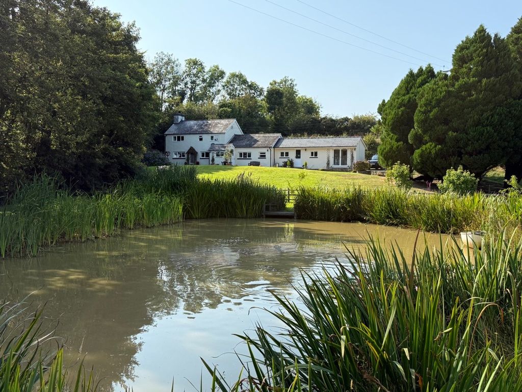 Property photo 1 of 60