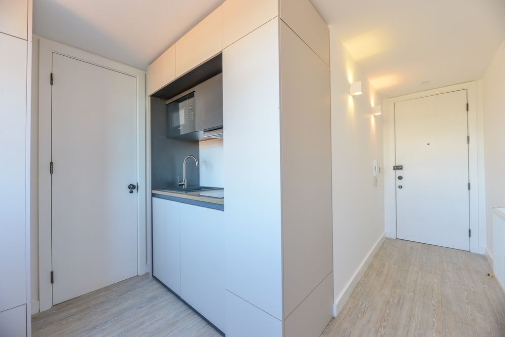 Property photo 2 of 9 Photo 4