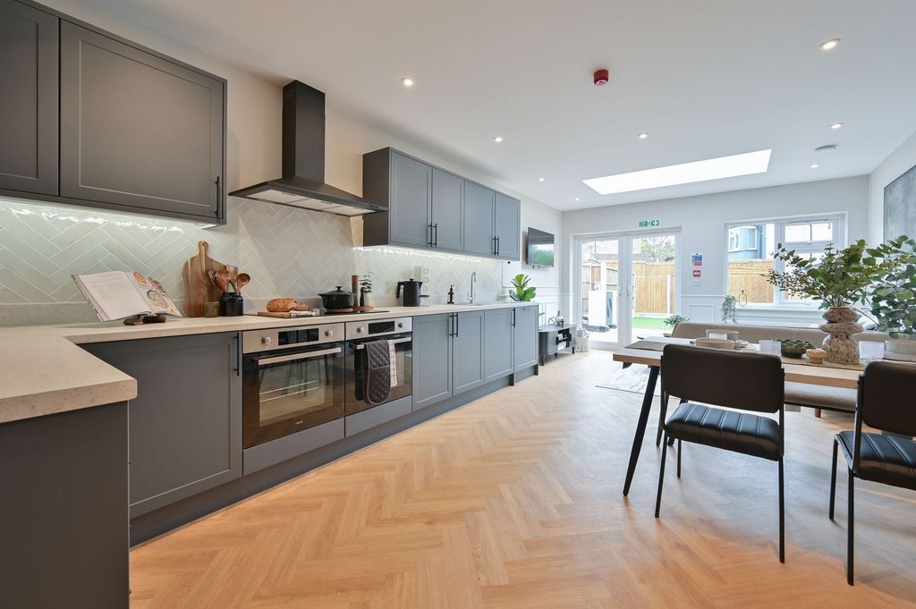Property photo 1 of 55