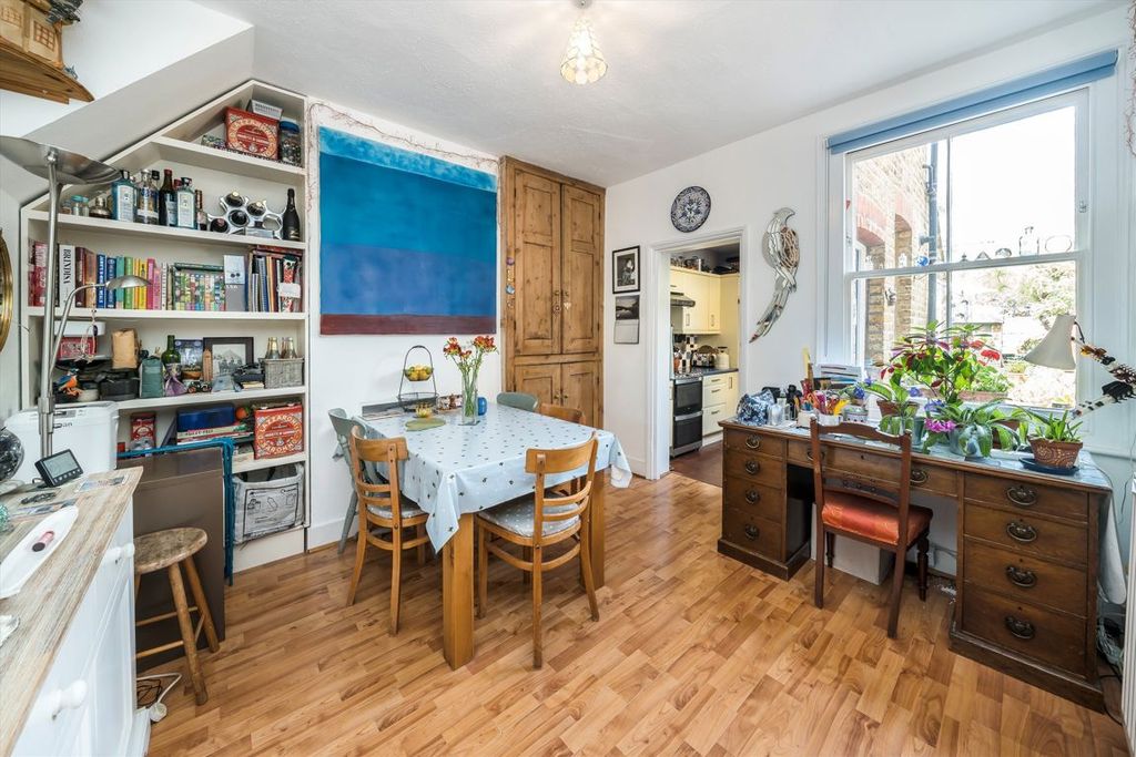 Property photo 3 of 7