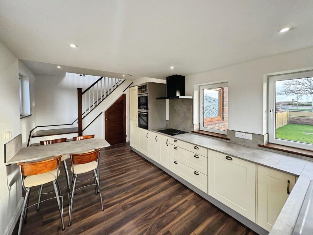 Property photo 3 of 20 Kitchen/Diner