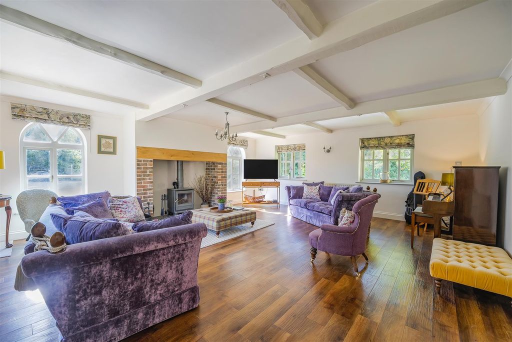 Property photo 2 of 35 Sitting Room