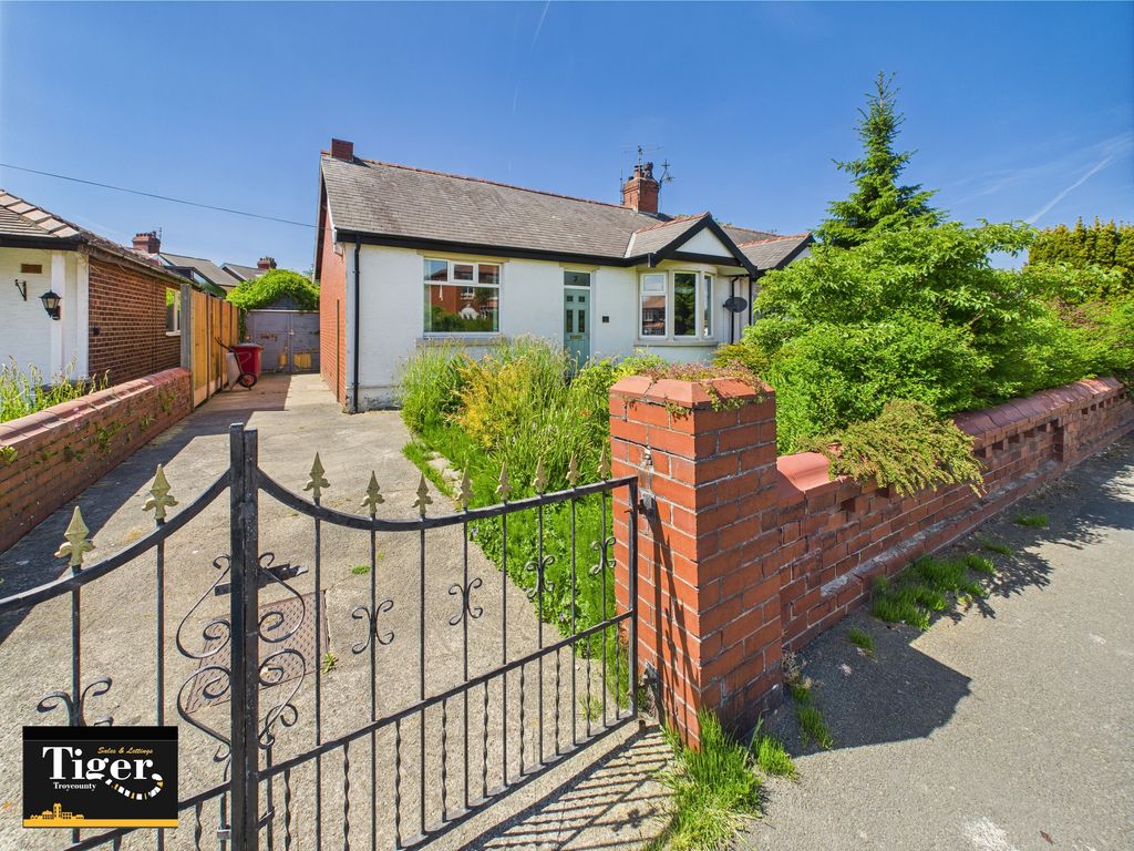 Property photo 3 of 19 Cam02176G0-Pr0586-Still019