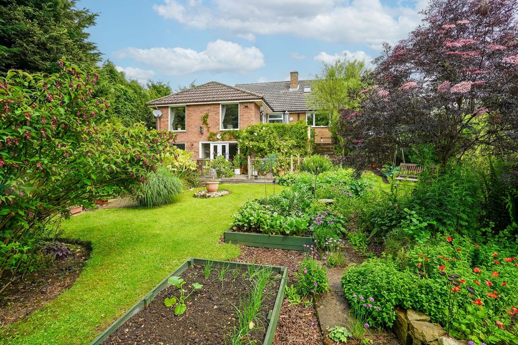 Property photo 2 of 32
