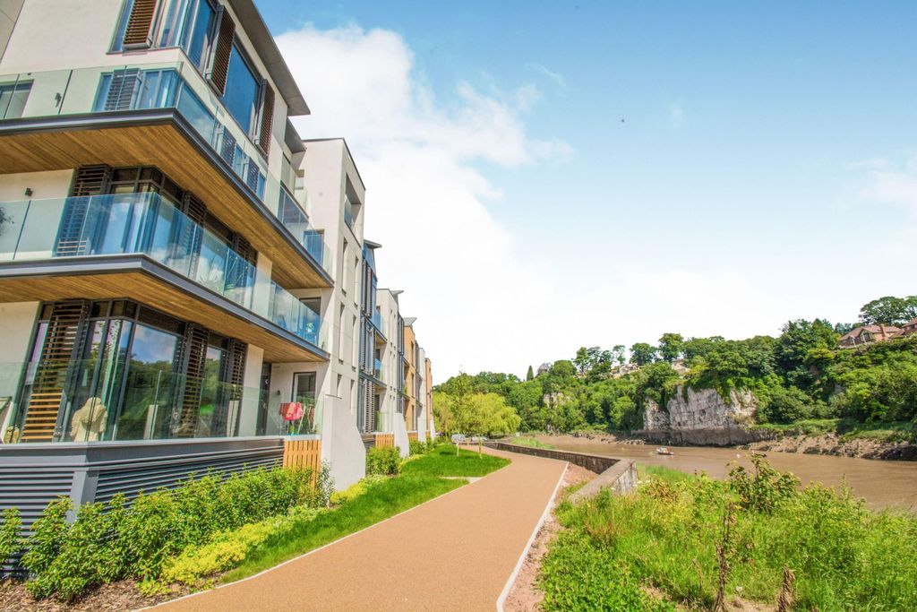 Property photo 1 of 24 Image