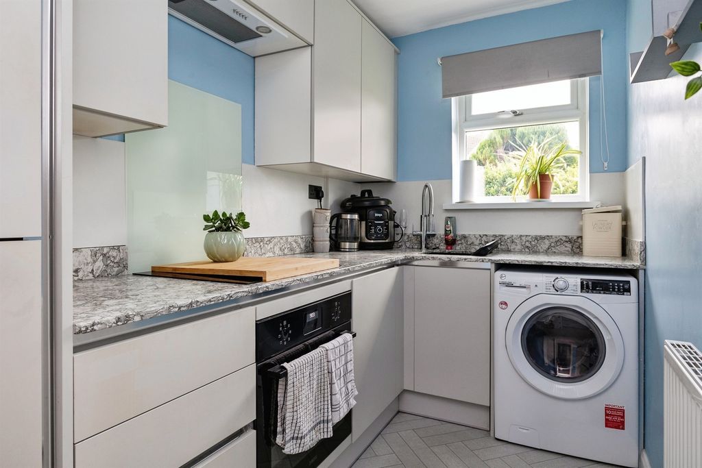 Property photo 3 of 15